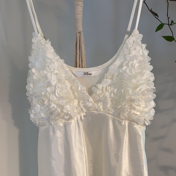 Flora Off White Lingerie - Picture 2 of 5